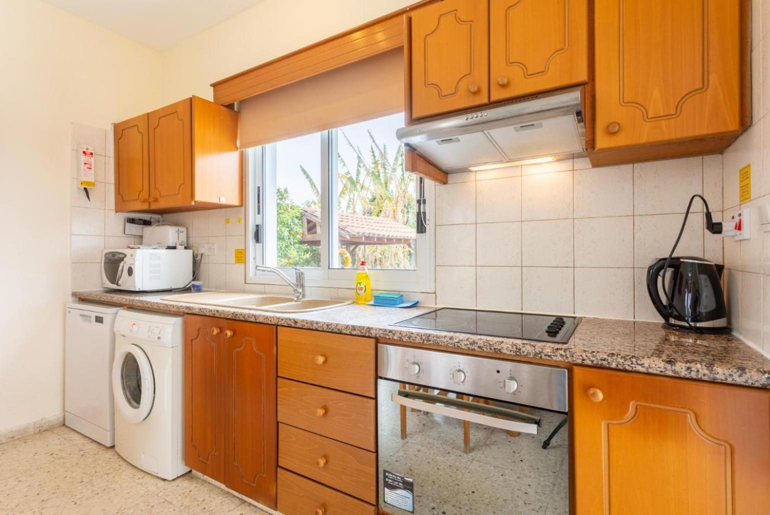 Sun Beach Villa Полис Екстериор снимка