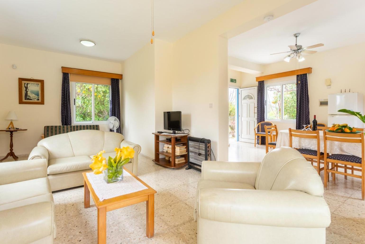 Sun Beach Villa Полис Екстериор снимка
